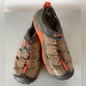 Hoka Men's Tor Trafa Shoe Sandal size 11 Vibram outdoor ruggedness support walk